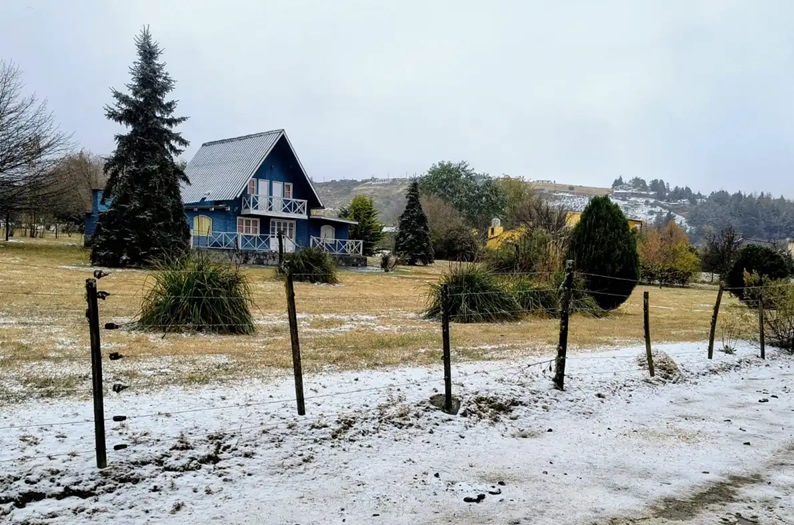 Tafí del Valle amaneció blanco tras la primera nevada del año: fotos